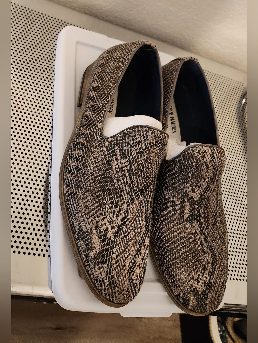 Steve Madden Men’s Snake-Print Slip-On Loafers in Brown and Black Men Size 7.5